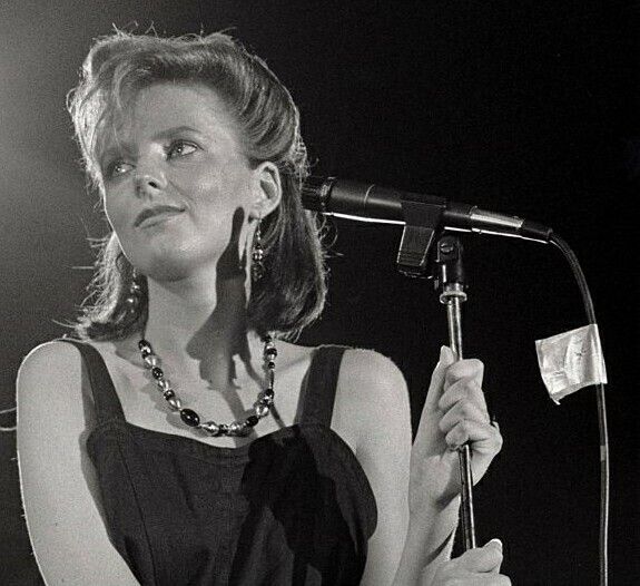 Claire Grogan, facial scarring