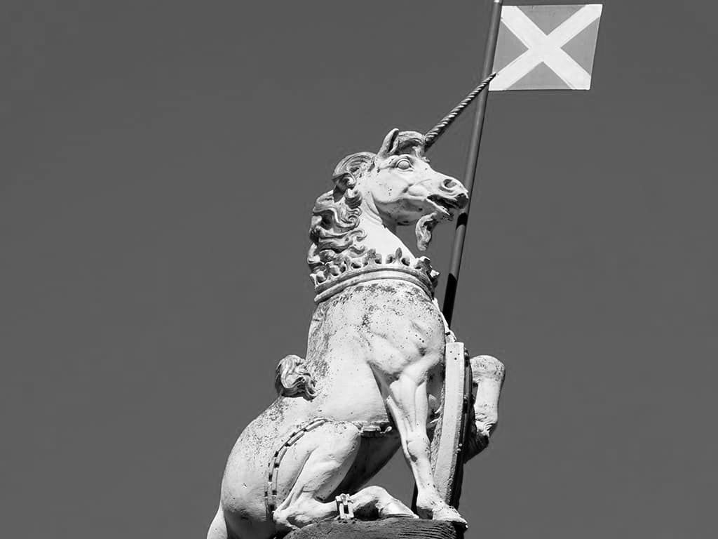 Unicorn in broken chains